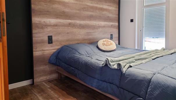 chambre 1 rez-de-chaussée lit queen size